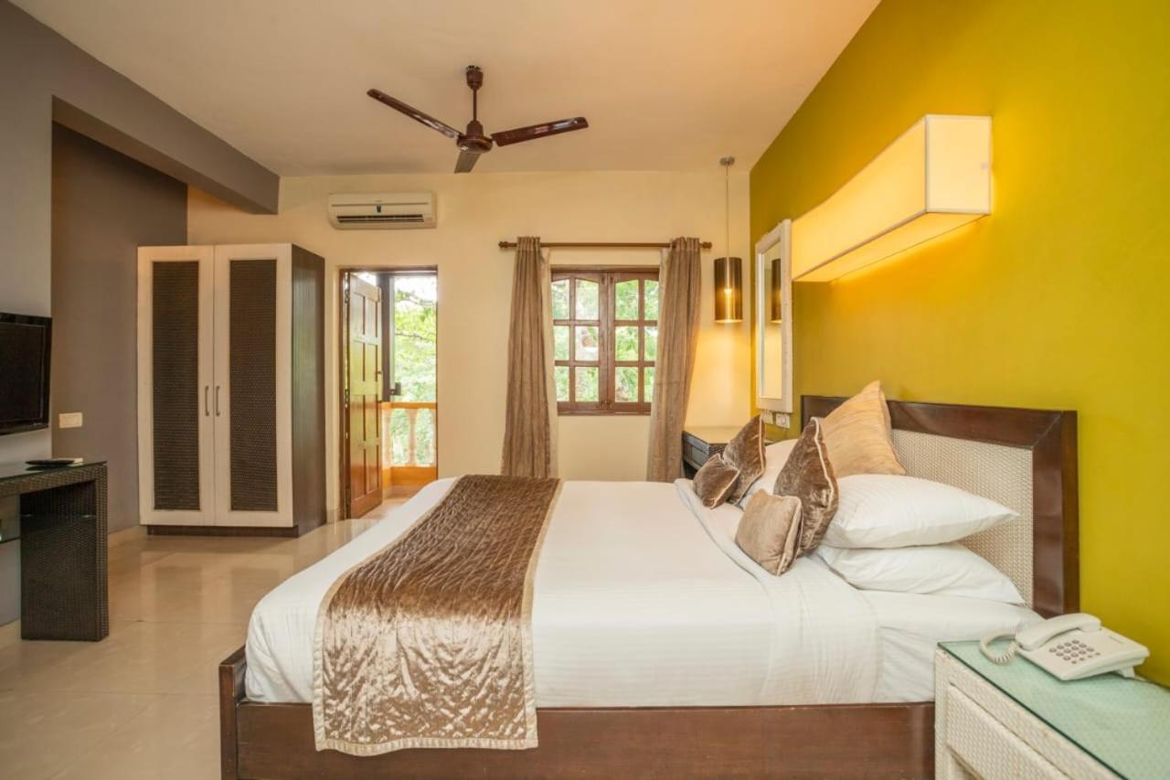 Holiday Goa Hotel Arpora Esterno foto