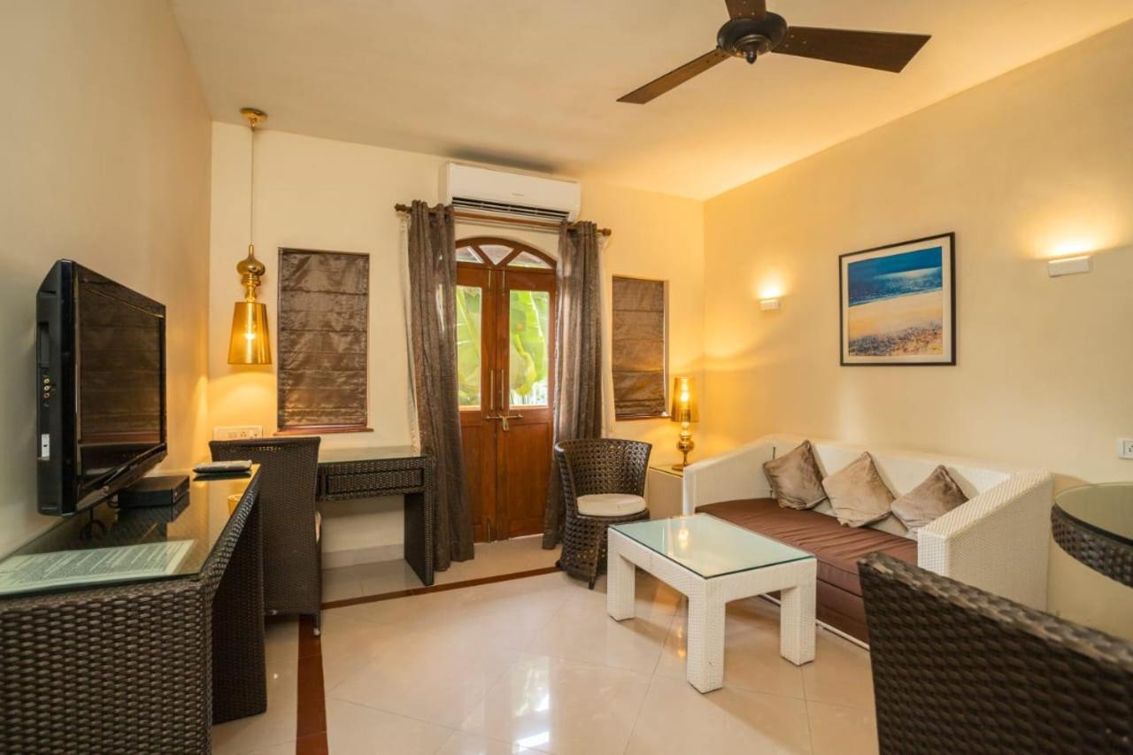 Holiday Goa Hotel Arpora Esterno foto